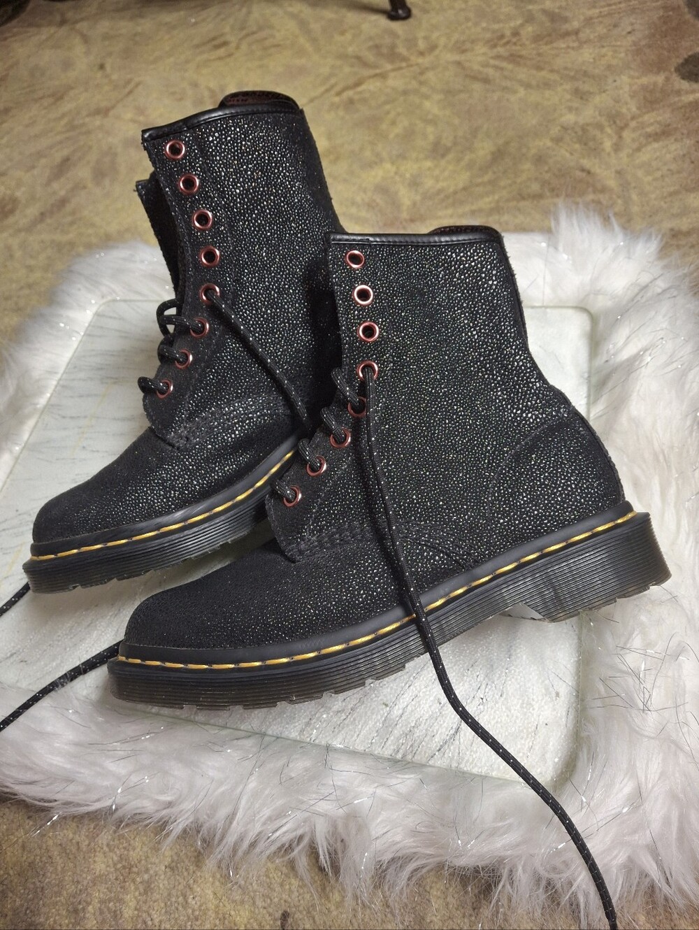 Dr. Martens 1460 Black Textured Glitter Combat Boots Red Eyelets Lace-Up Size 6 - Picture 6 of 16